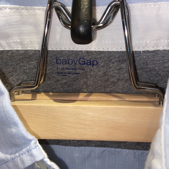 BUNDLE DISCOUNTS! Baby Gap 6-12 month onesie dress shirt button up pinstripe - Picture 3 of 6